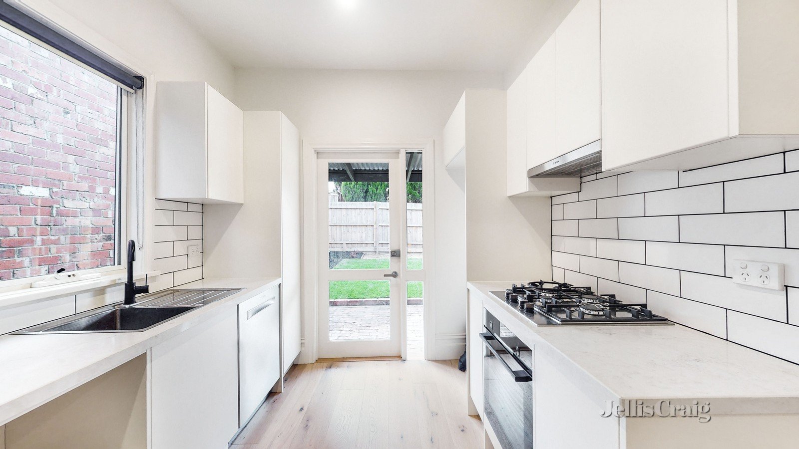 8 Stuart Street, Armadale image 4