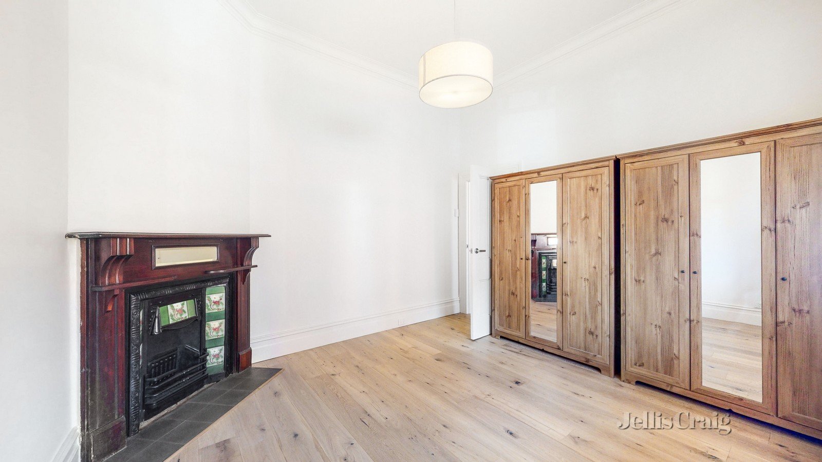 8 Stuart Street, Armadale image 5