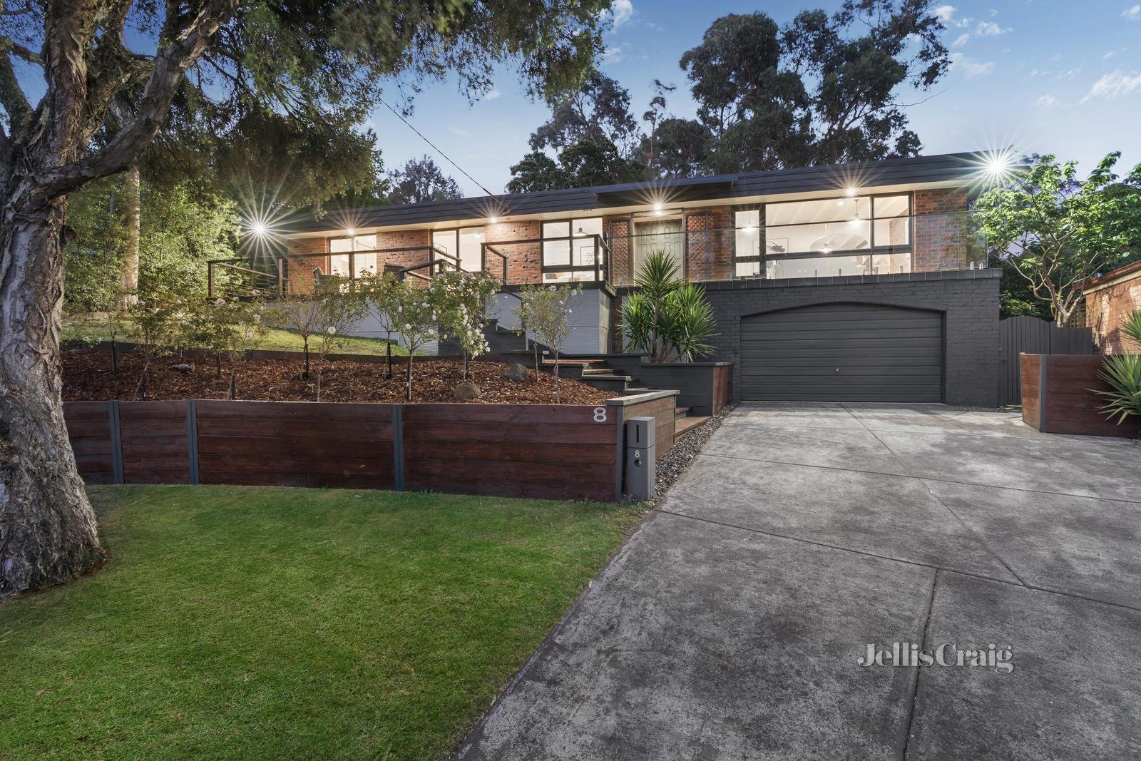 8 Swain Court, Heathmont image 1