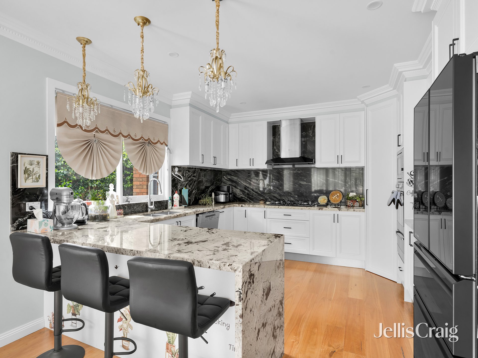 8 Swindon Avenue, Glen Waverley image 5