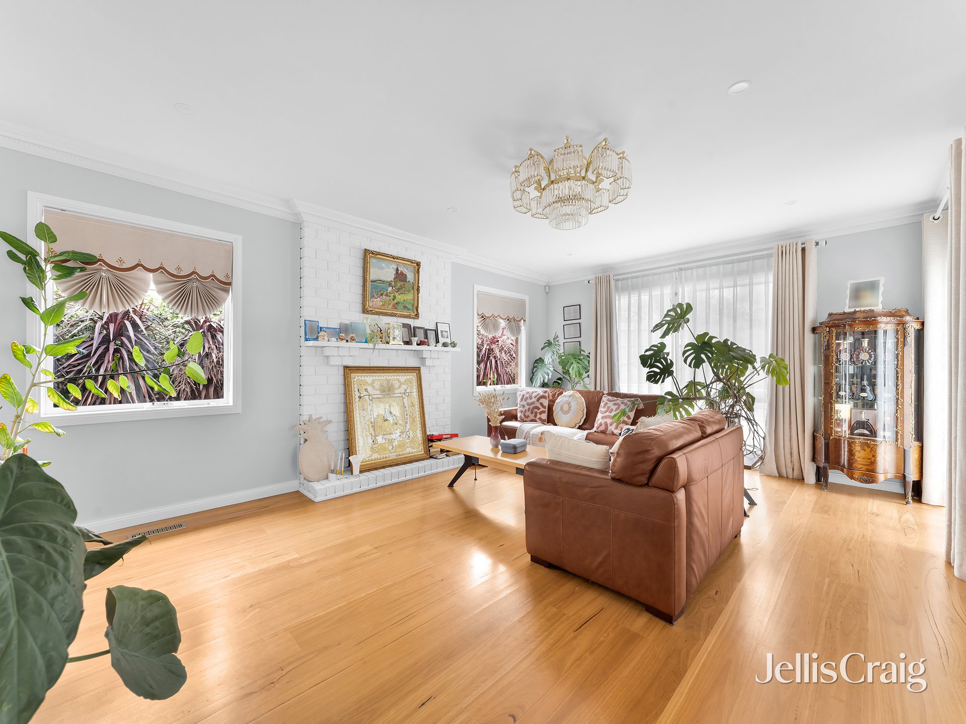 8 Swindon Avenue, Glen Waverley image 2