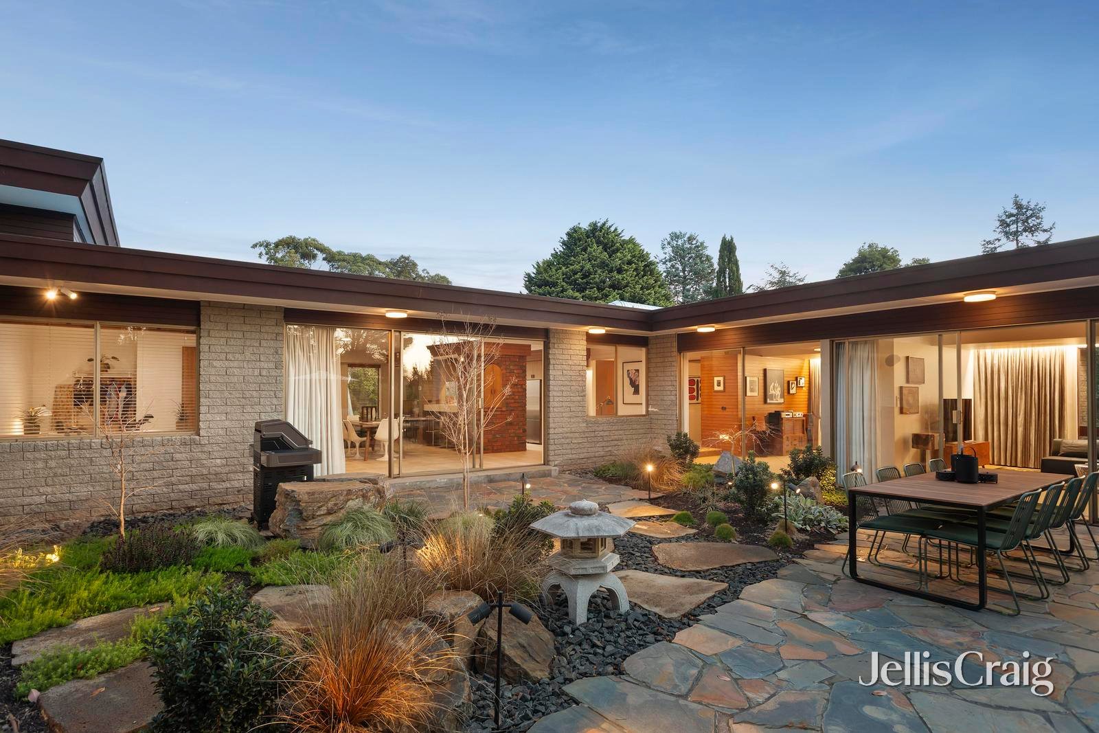 8 Tandarook Crescent, Donvale image 16