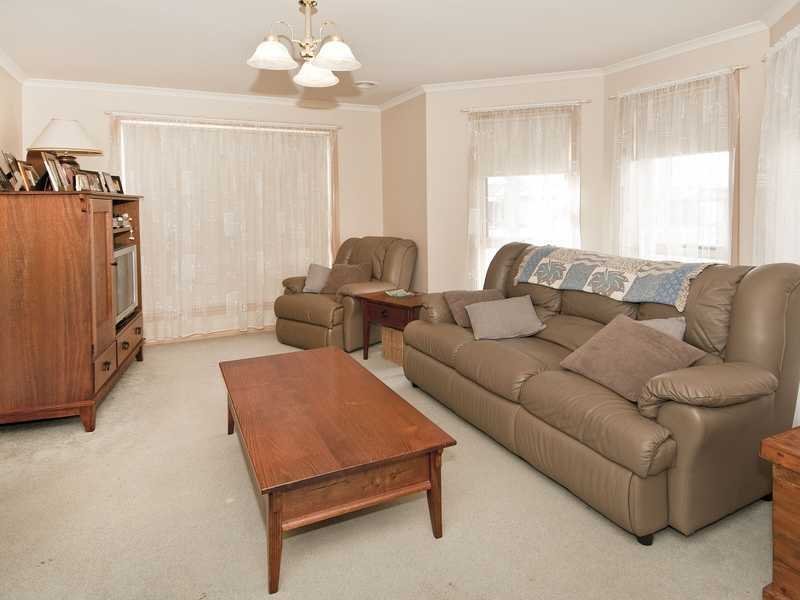 8 Tantalla Court, St Albans Park image 4
