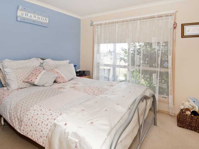 8 Tantalla Court, St Albans Park image 6