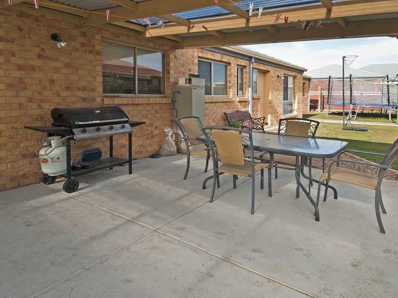8 Tantalla Court, St Albans Park image 9