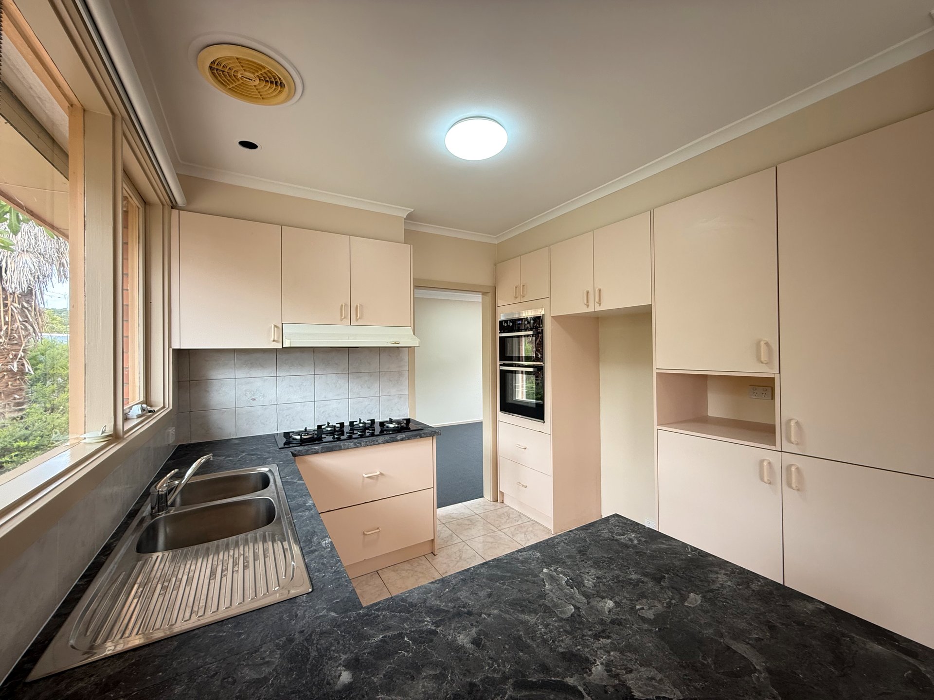 8 Telopea Avenue, Doncaster&nbsp;East image 5