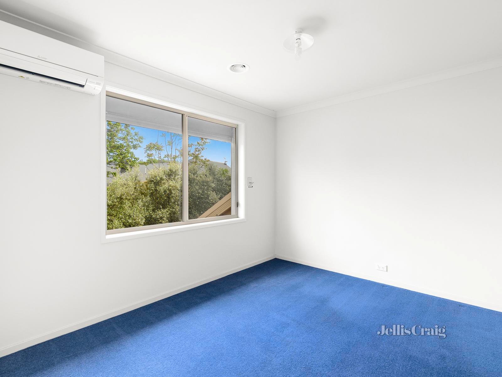 8 Terry Avenue, Sorrento image 11