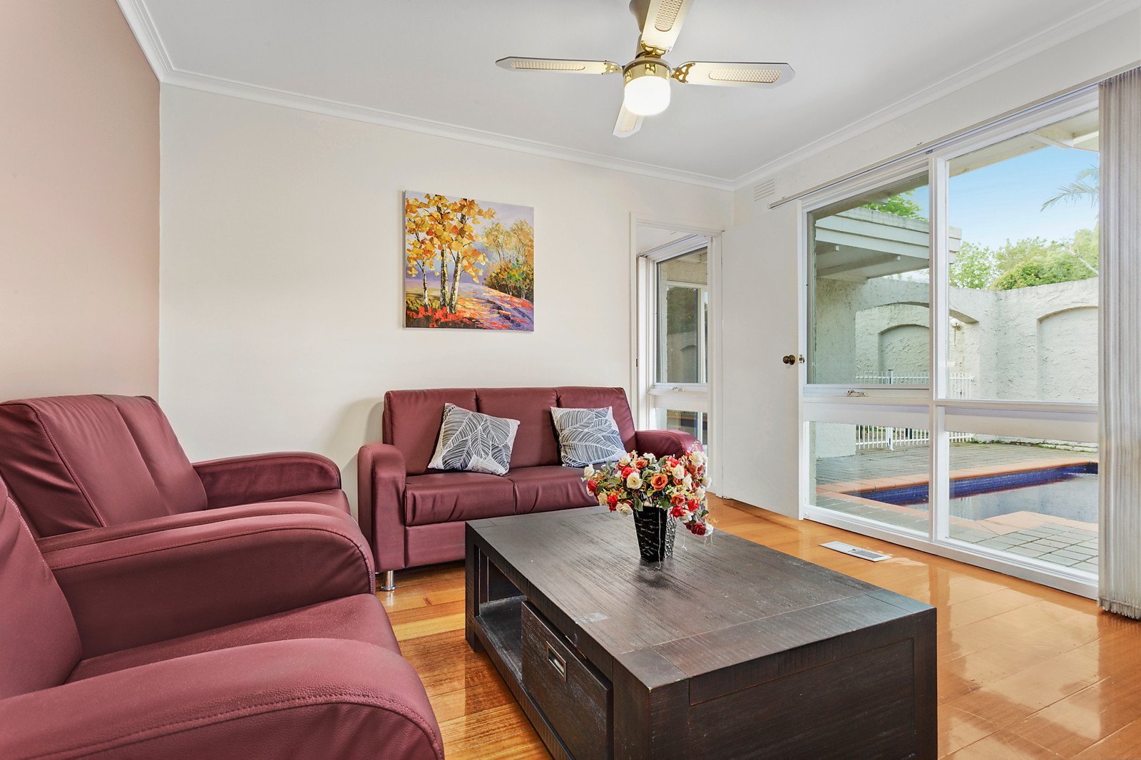 8 The Close, Mount Waverley image 3