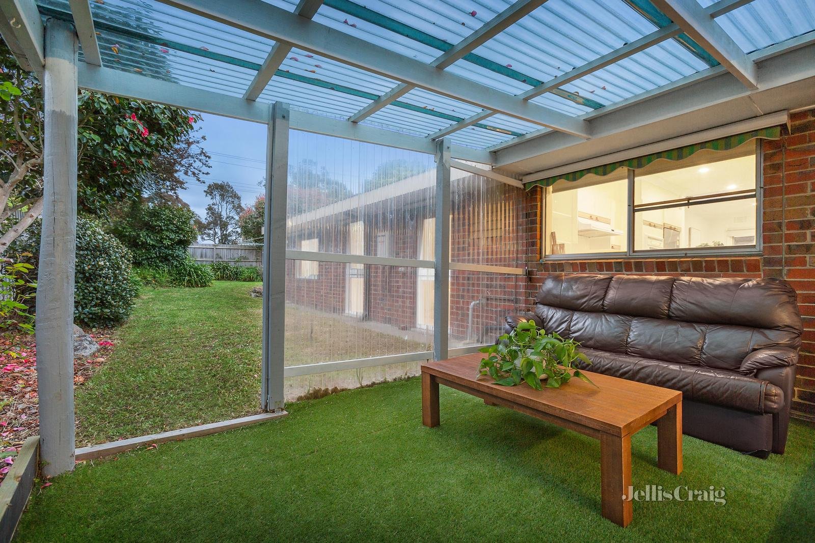 8 The Glen, Donvale image 11