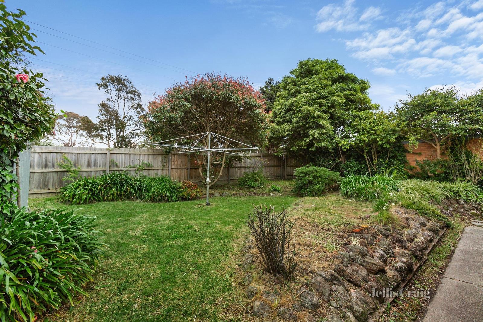 8 The Glen, Donvale image 12