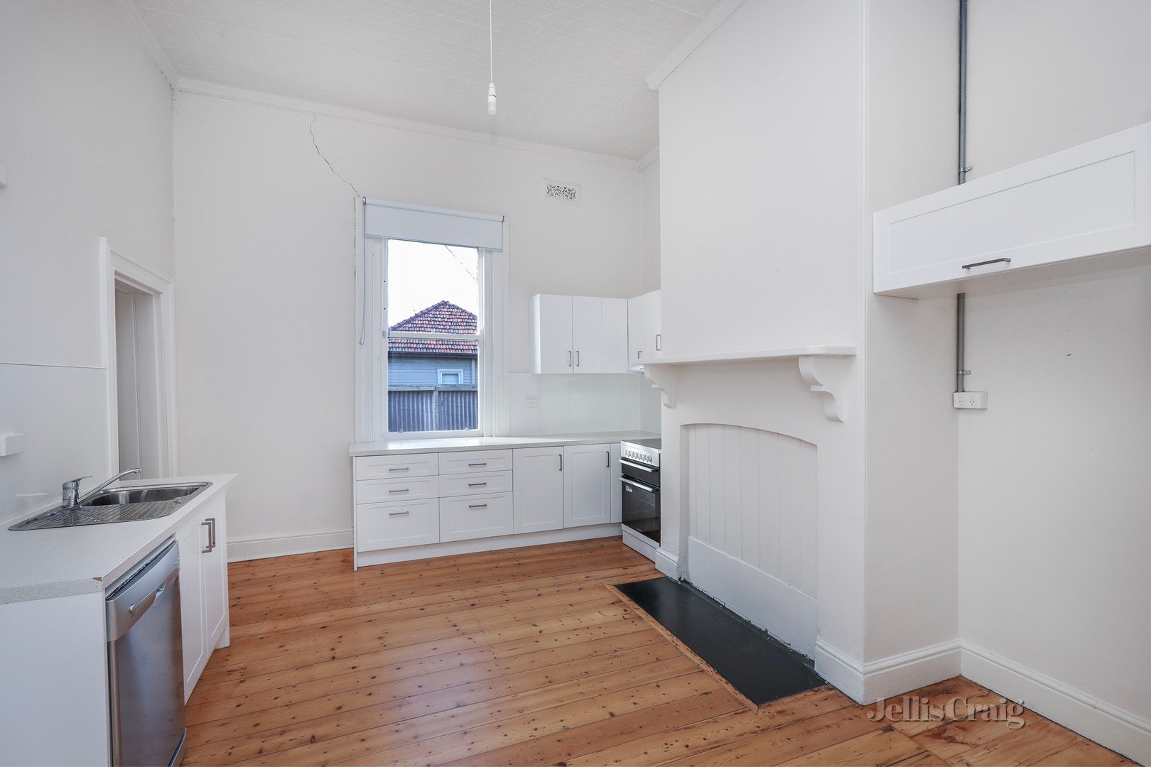 8 Thompson Street, Williamstown image 10