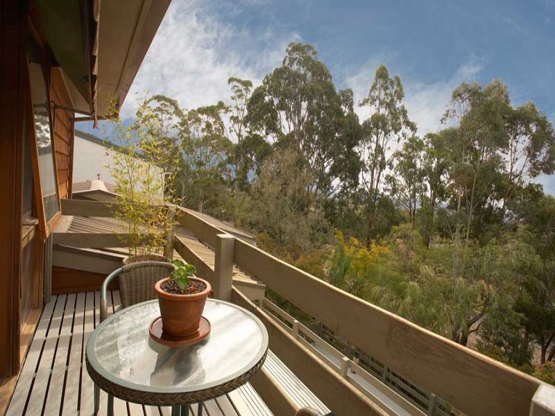 8 Timbertop Court, Mooroolbark image 8