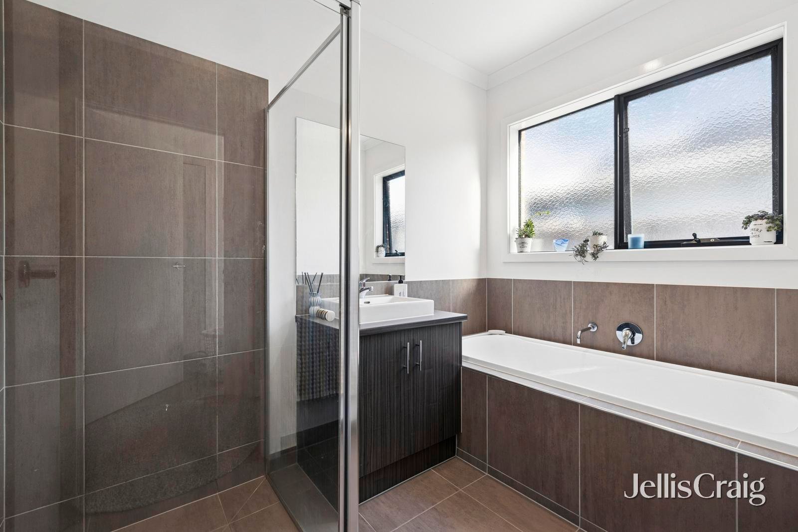 8 Tributary Way, Woodend image 11