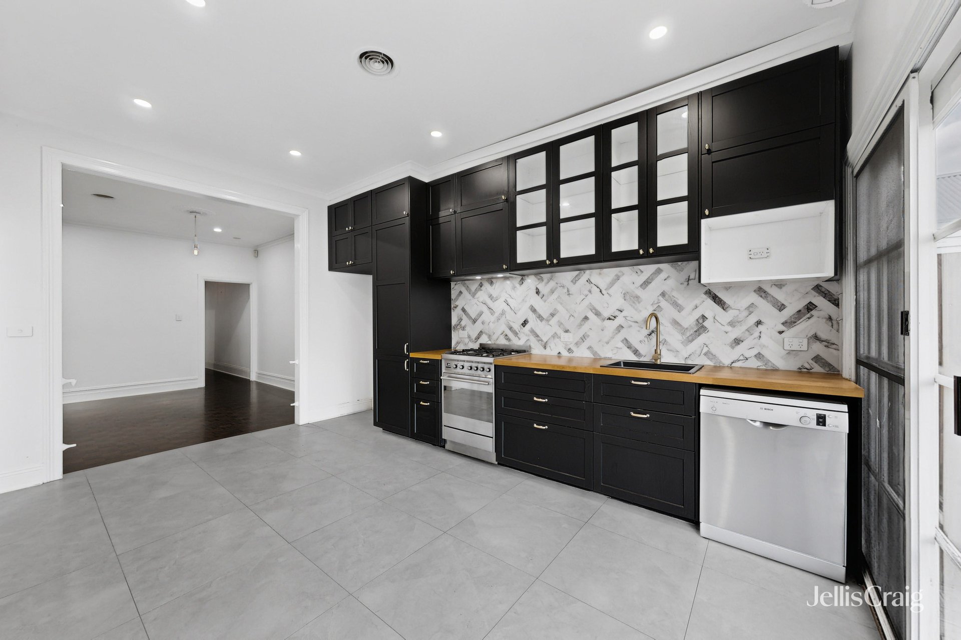 8 Tunbridge Street, Flemington image 2
