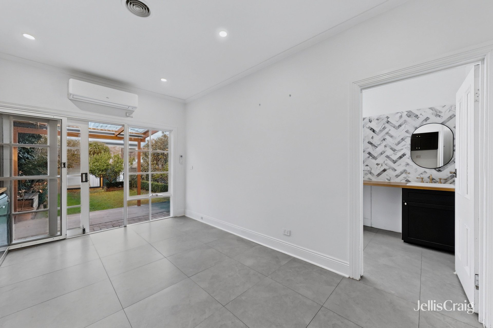 8 Tunbridge Street, Flemington image 12