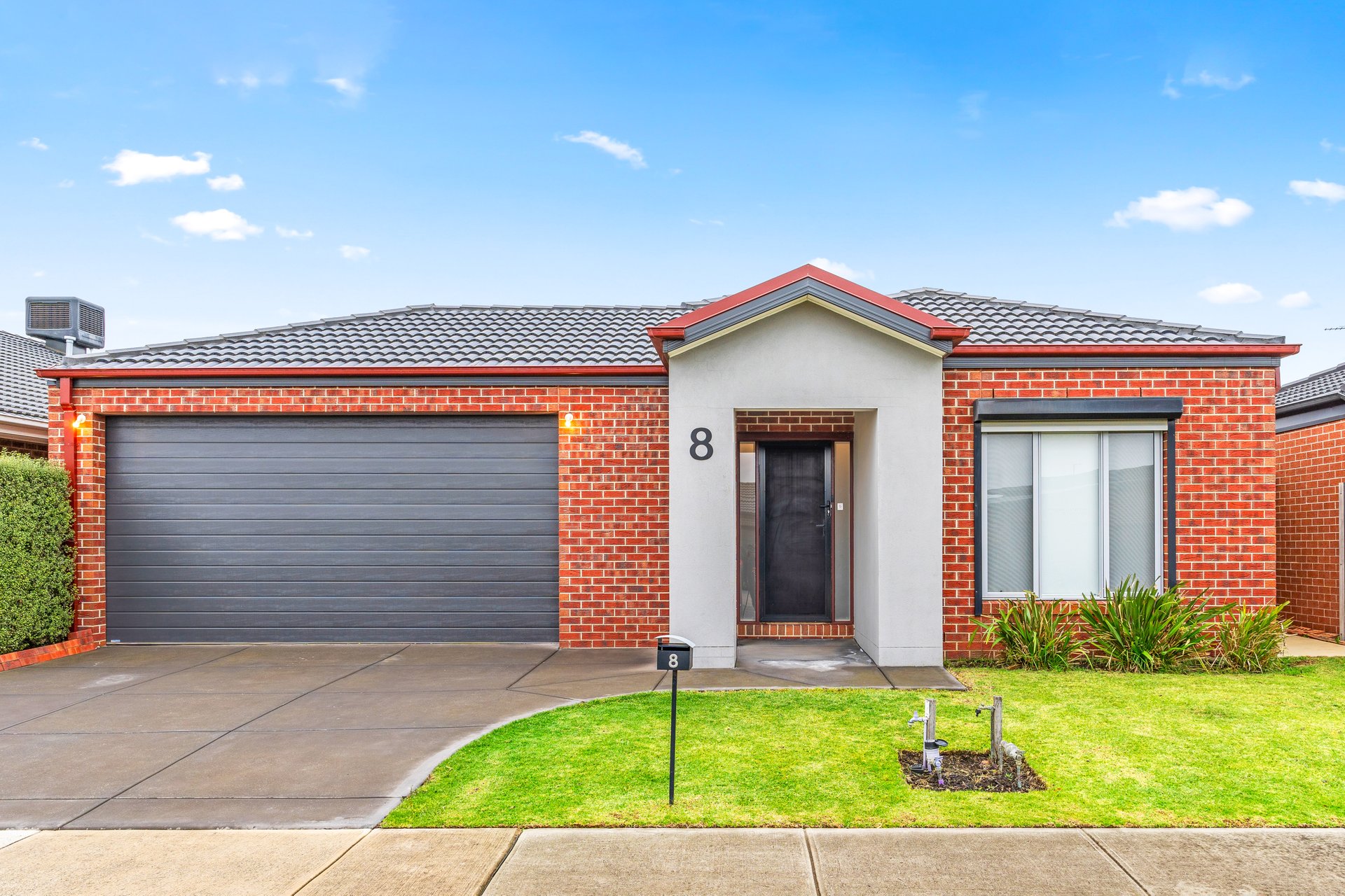 8 Uralla Street Manor Lakes