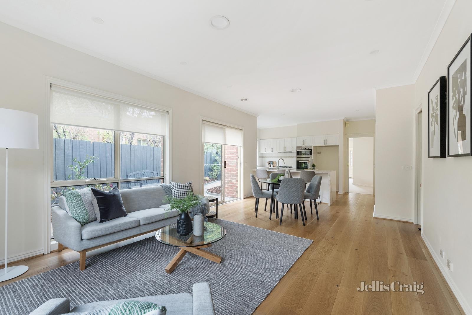 8 Vaughan Crescent, Kew image 3