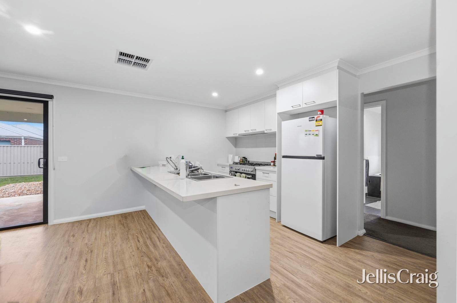8 Verona Street, Winter&nbsp;Valley image 3