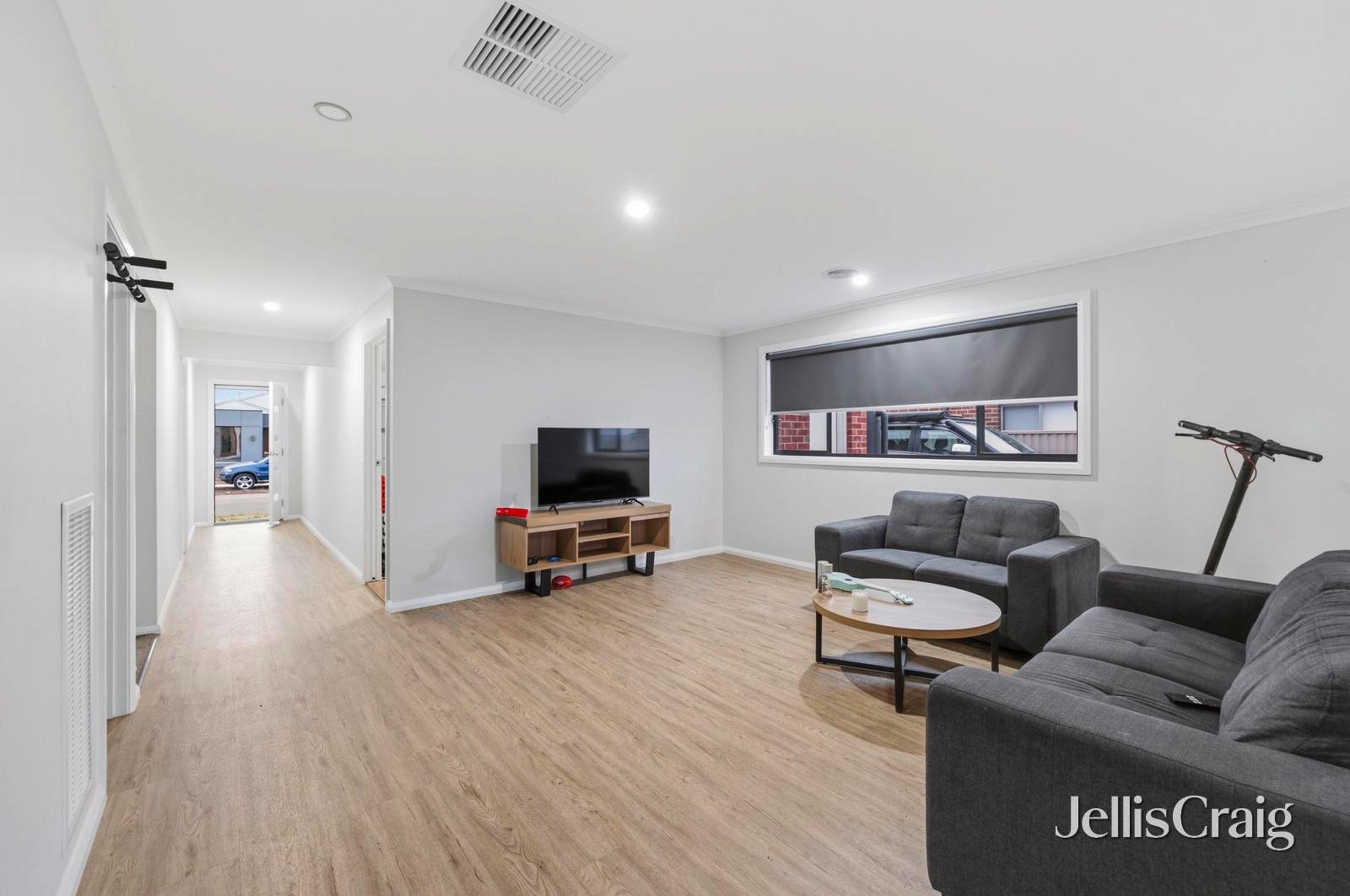 8 Verona Street, Winter&nbsp;Valley image 4