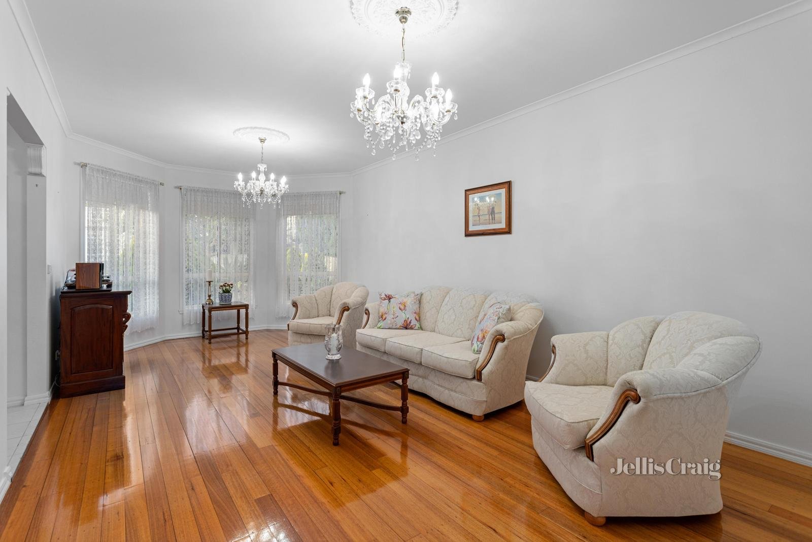 8 Viewgrand Way, Greensborough image 5