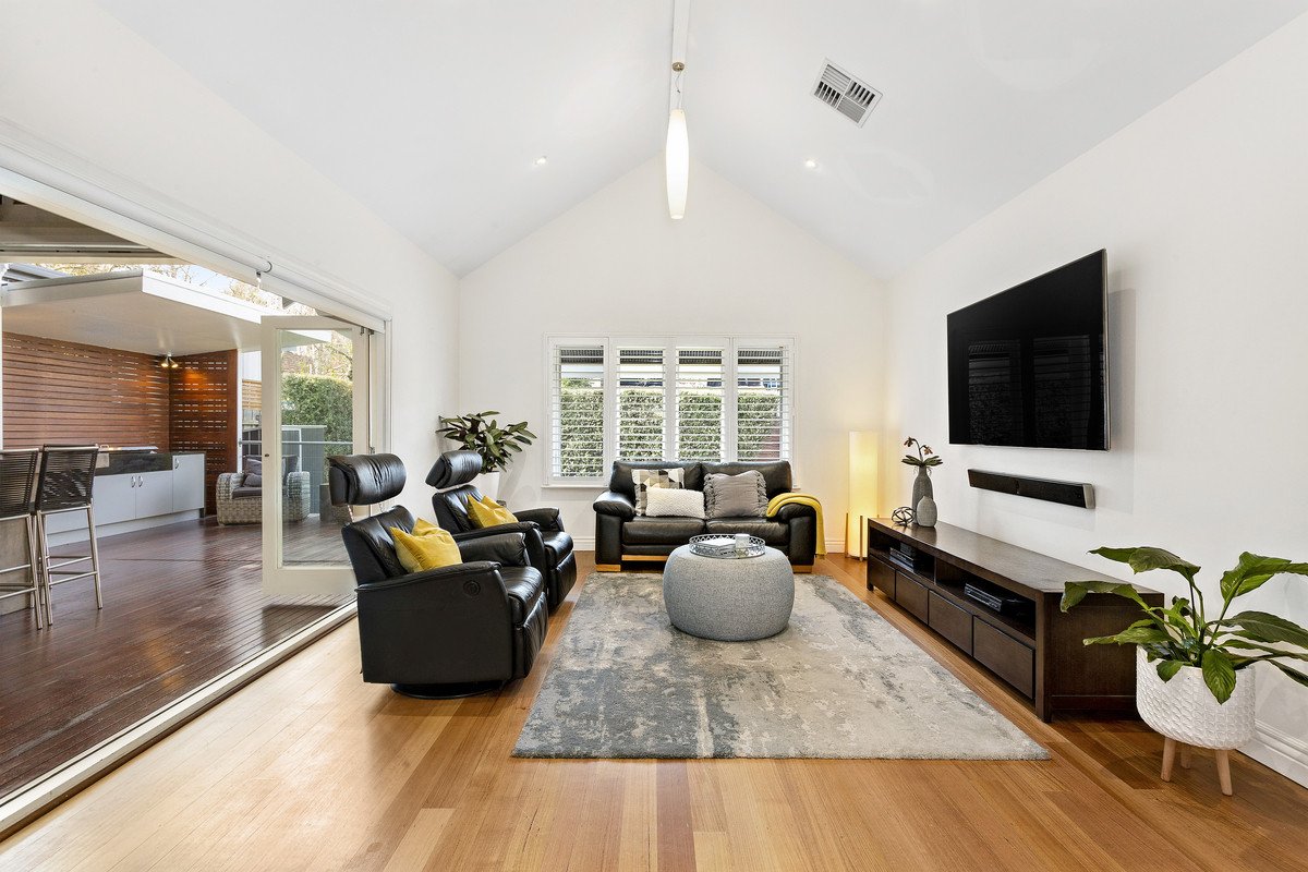 8 Vincent Street, Surrey Hills image 5
