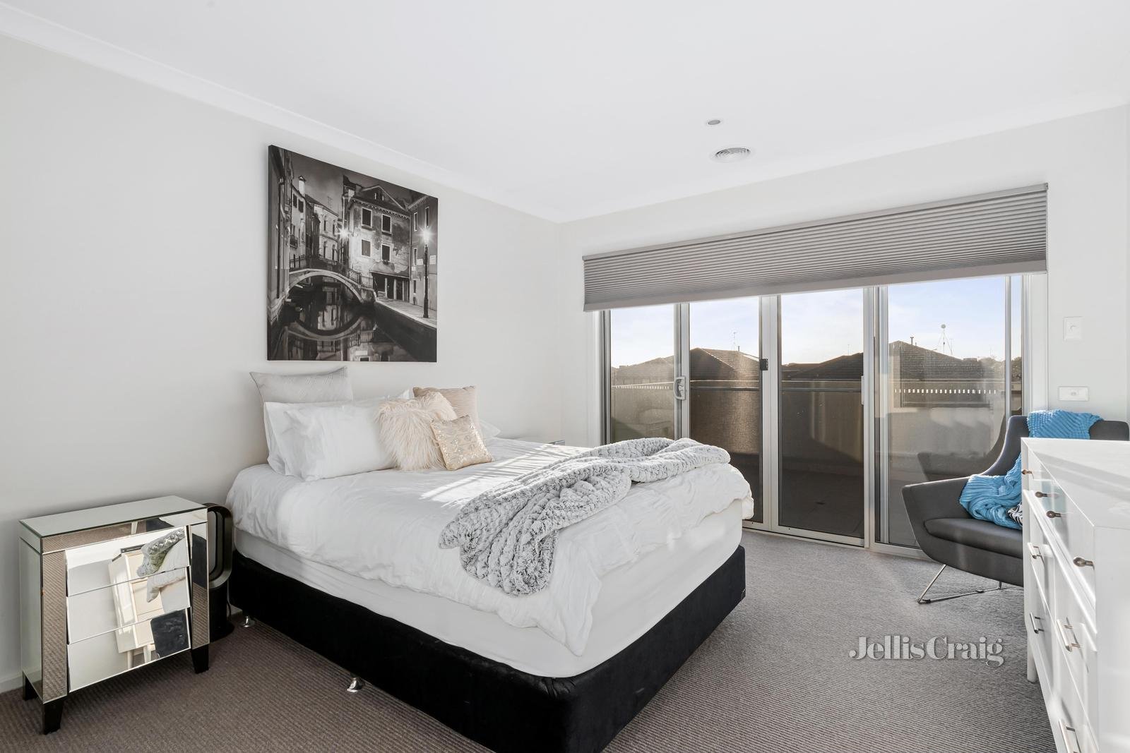 8 Vine Court, Bentleigh East image 6