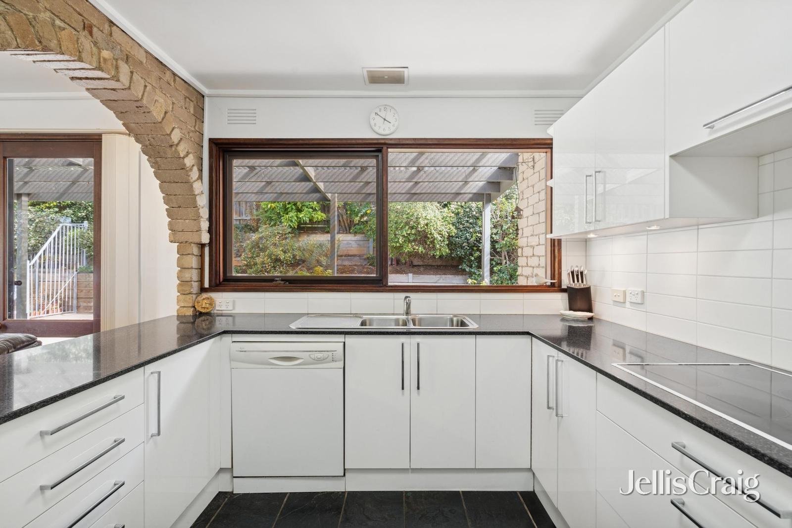 8 Viscount Drive, Doncaster image 6