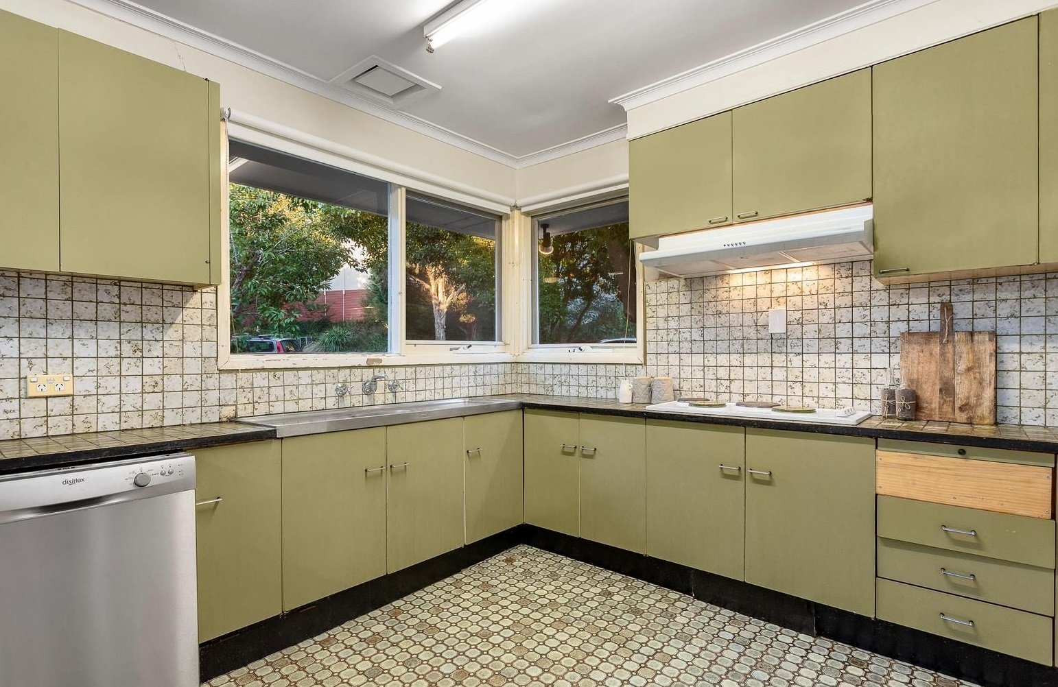 8 Ware Crescent, Ringwood&nbsp;East image 5