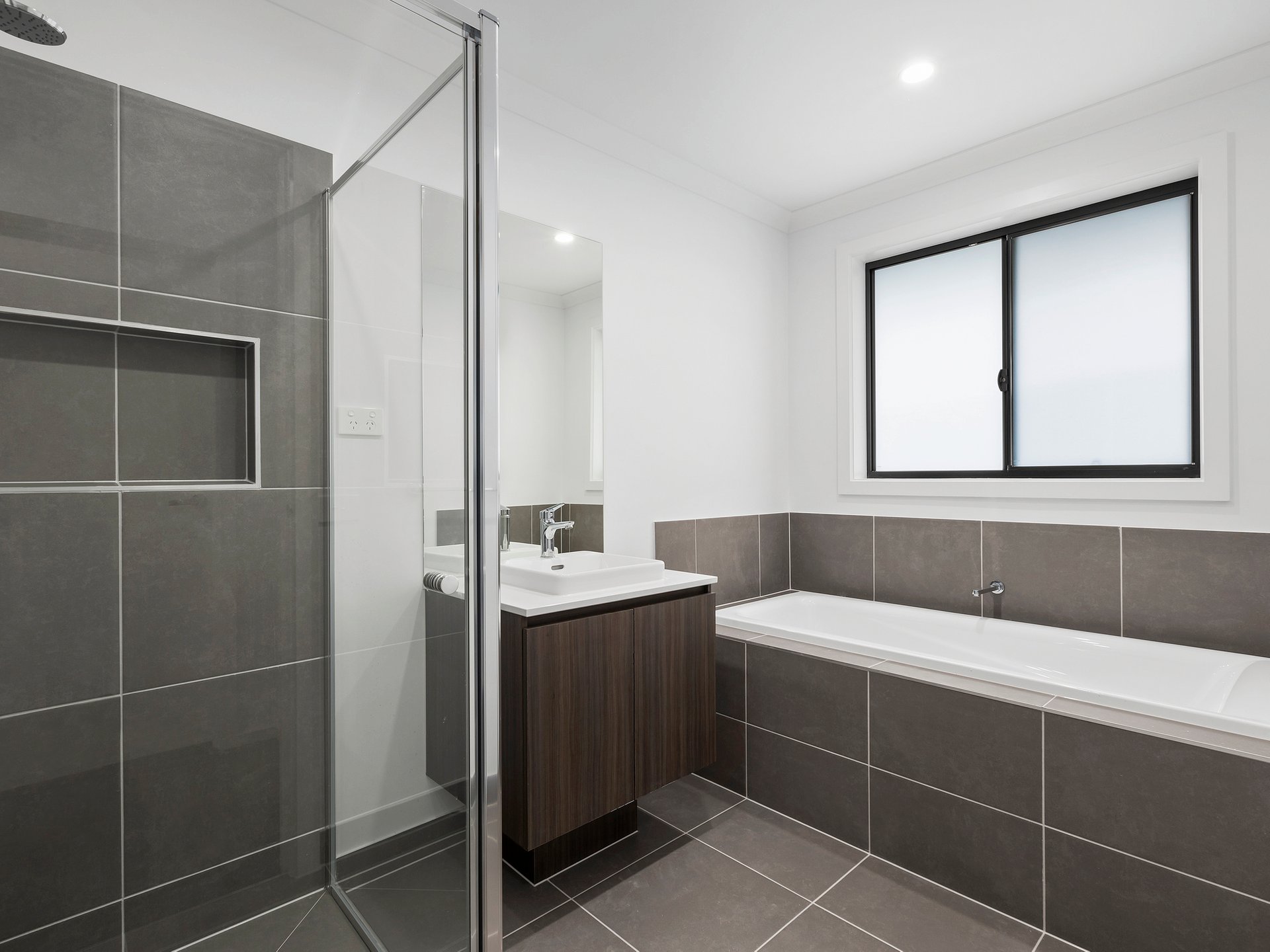 Property Gallery Thumbnail 4