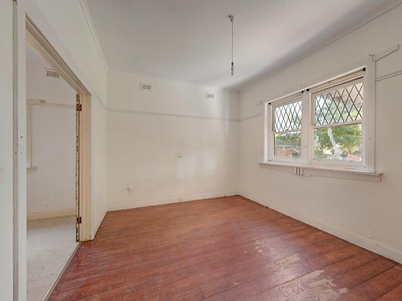 8 Webster Street, Camberwell image 2