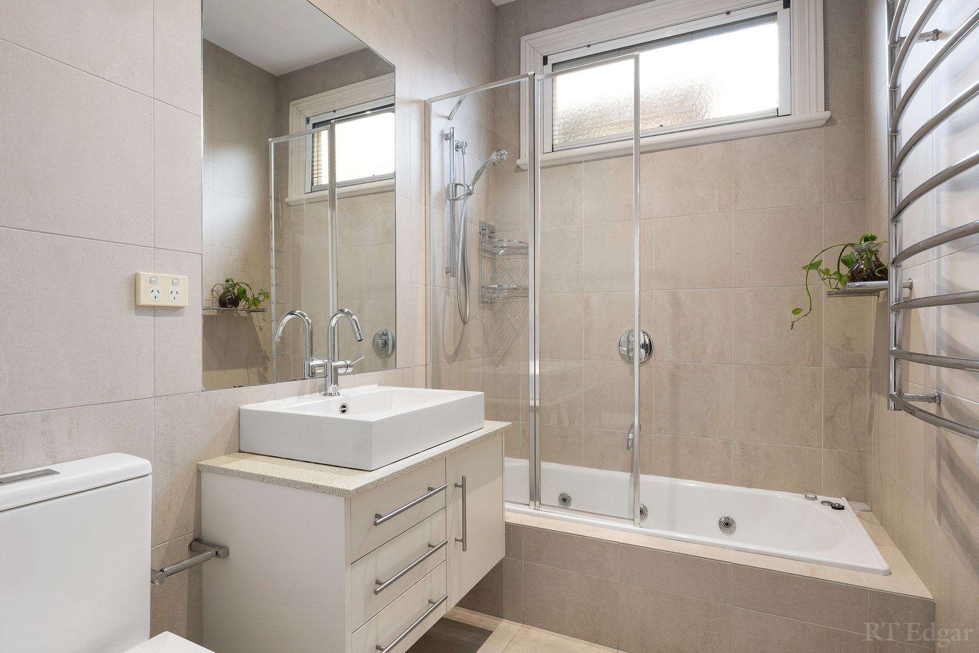 Property Gallery Thumbnail 11