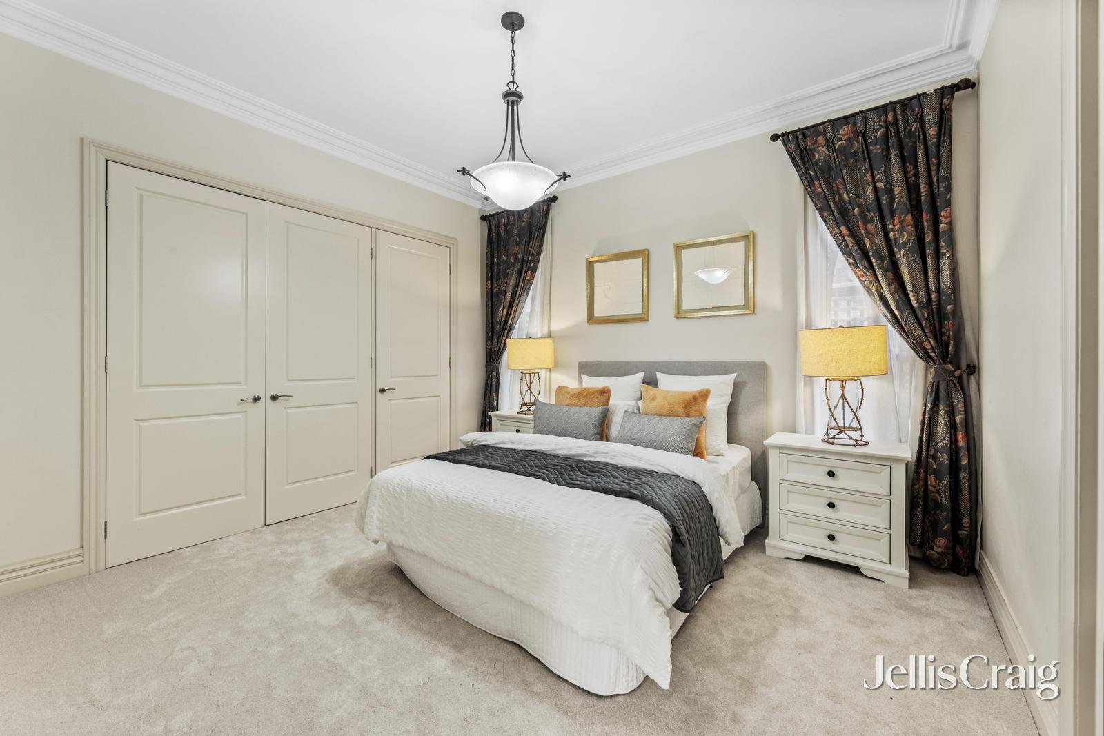 8 Wentworth Avenue, Canterbury image 17