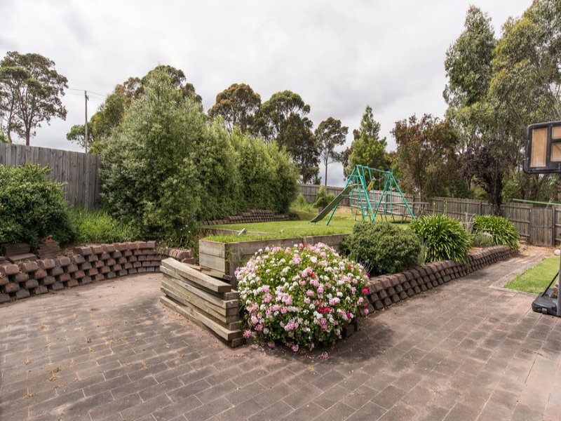 8 Westall Court, Mooroolbark image 12