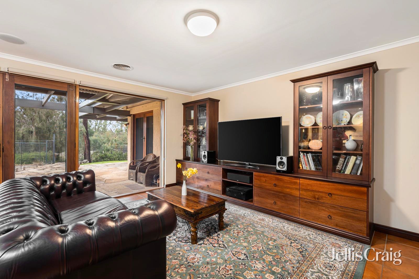 8 Whitefriars Way, Donvale image 5