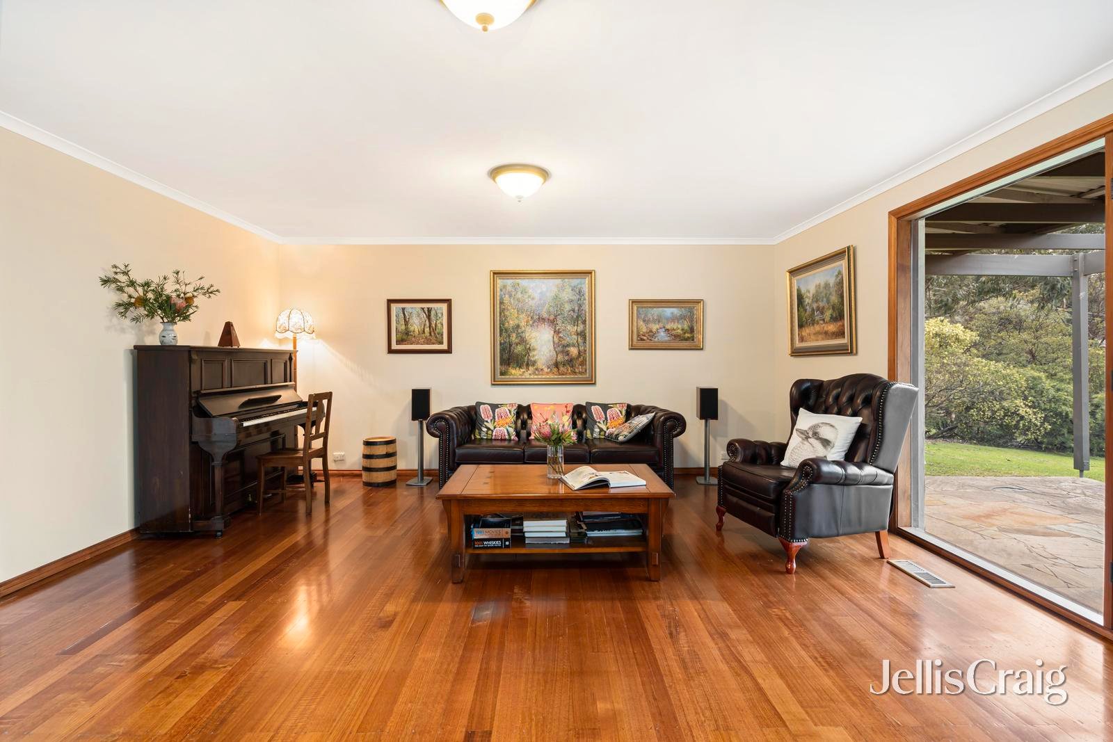8 Whitefriars Way, Donvale image 9