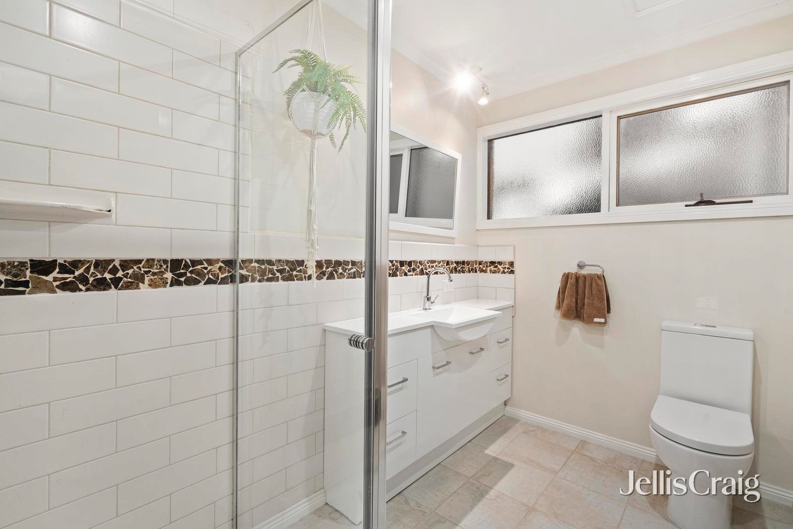 8 Whitefriars Way, Donvale image 14