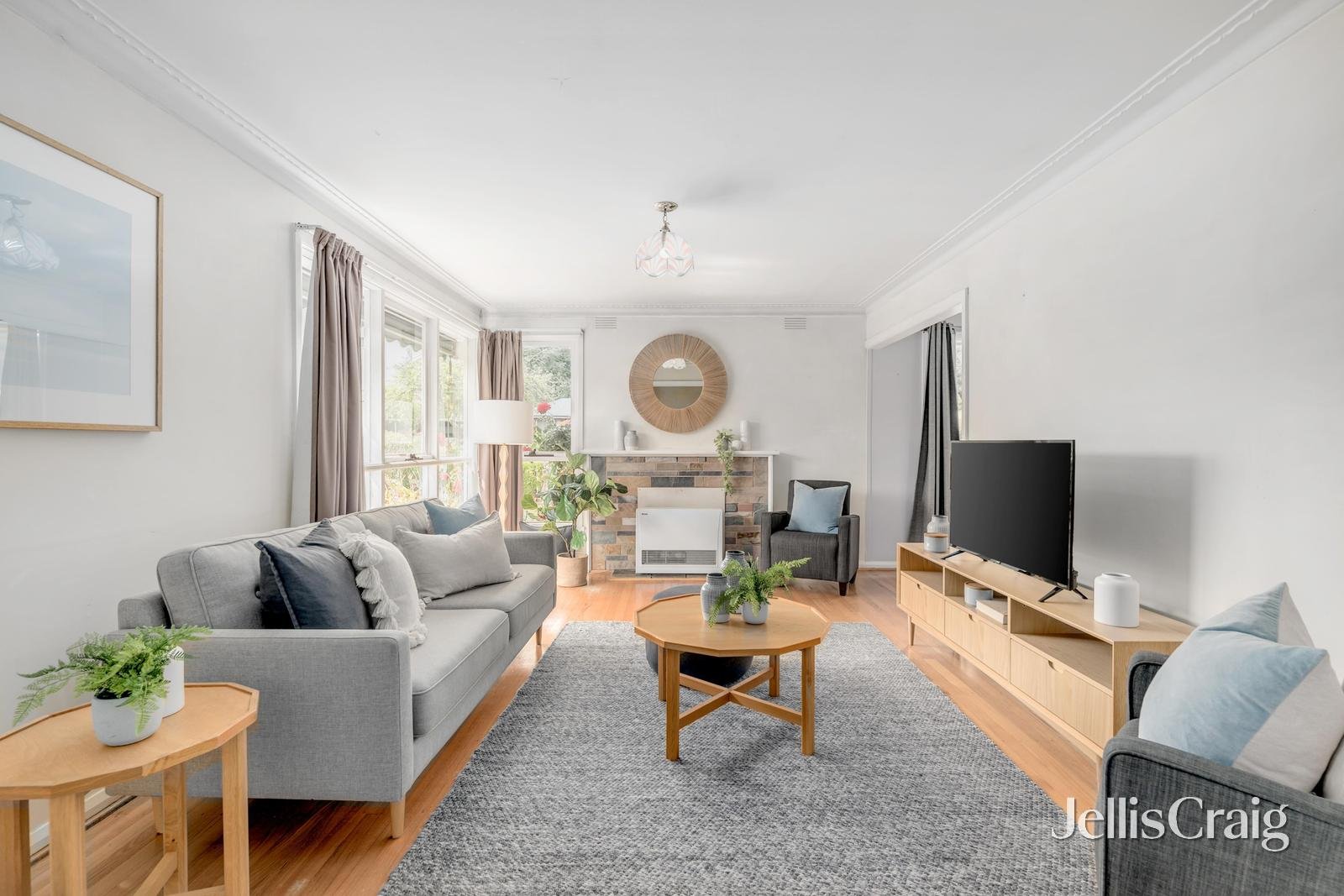 8 Whites Lane, Glen Waverley image 2