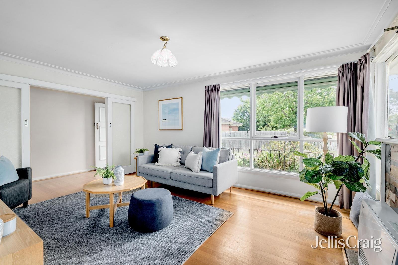 8 Whites Lane, Glen Waverley image 3