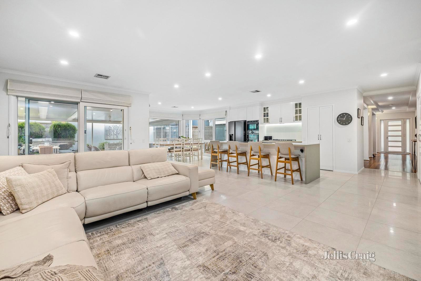 8 Willjohn Drive, Mount Martha image 3