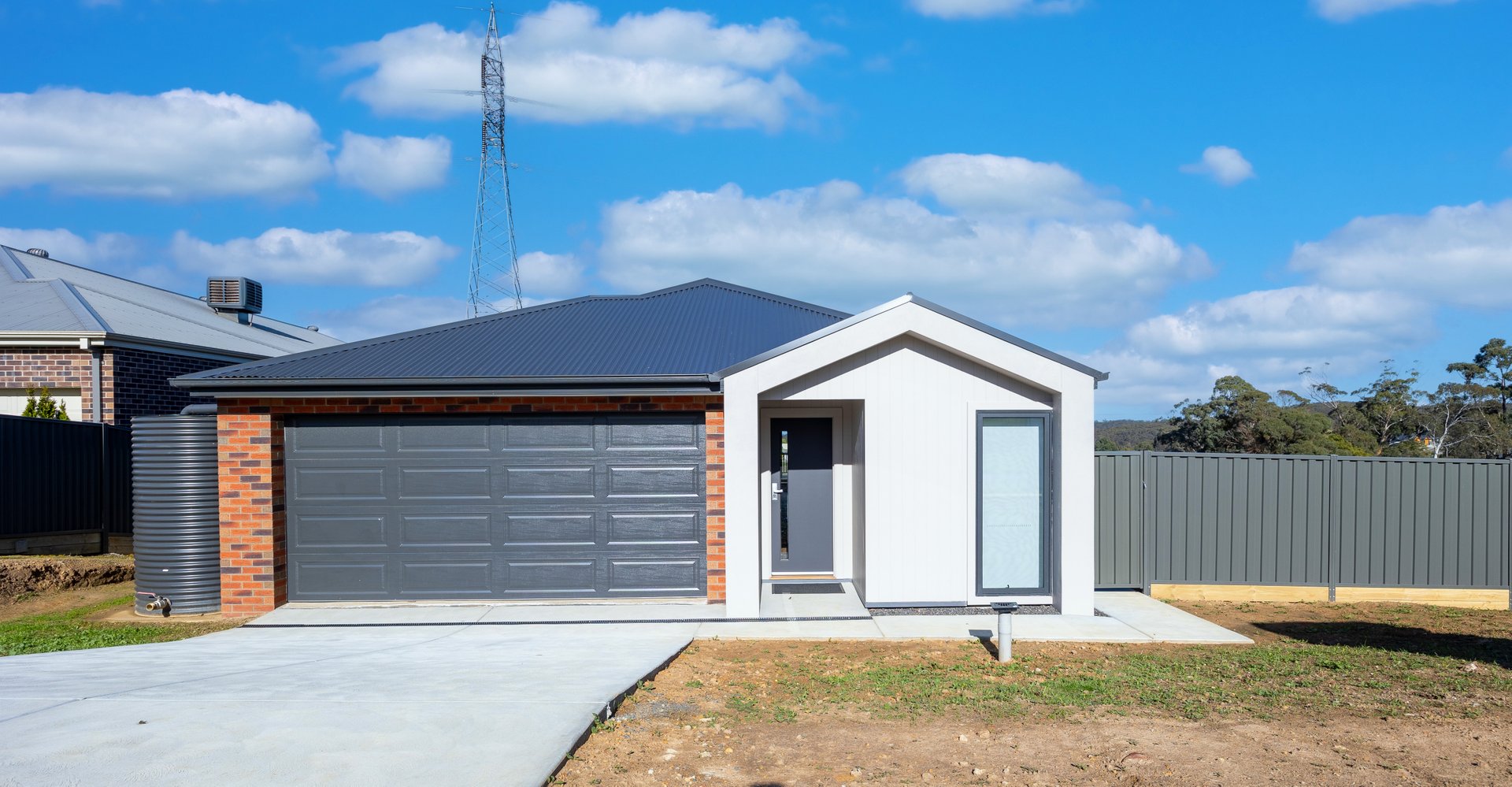 8 Willowbank Way, Brown Hill image 1