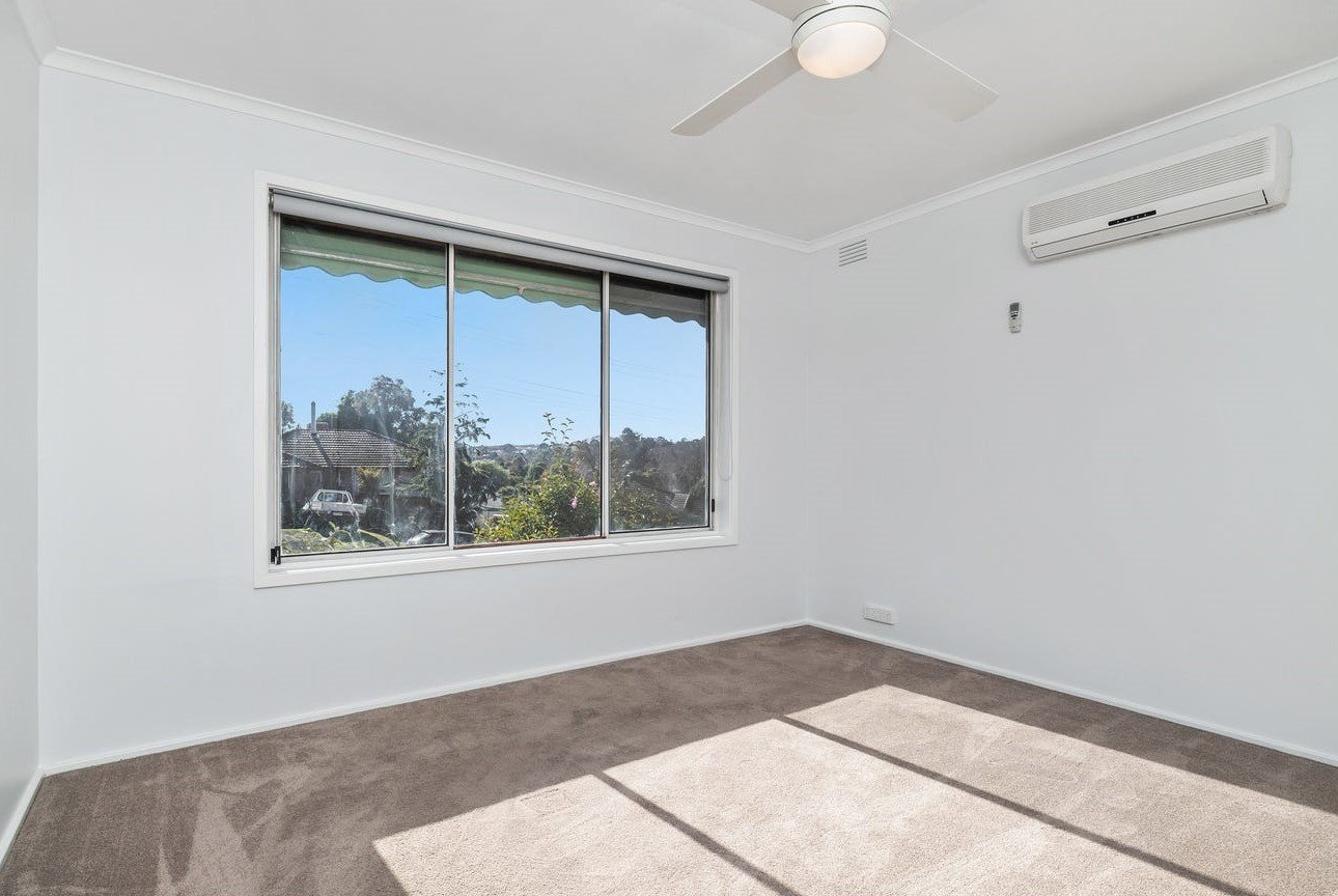 8 Winifred Road, Mooroolbark image 4