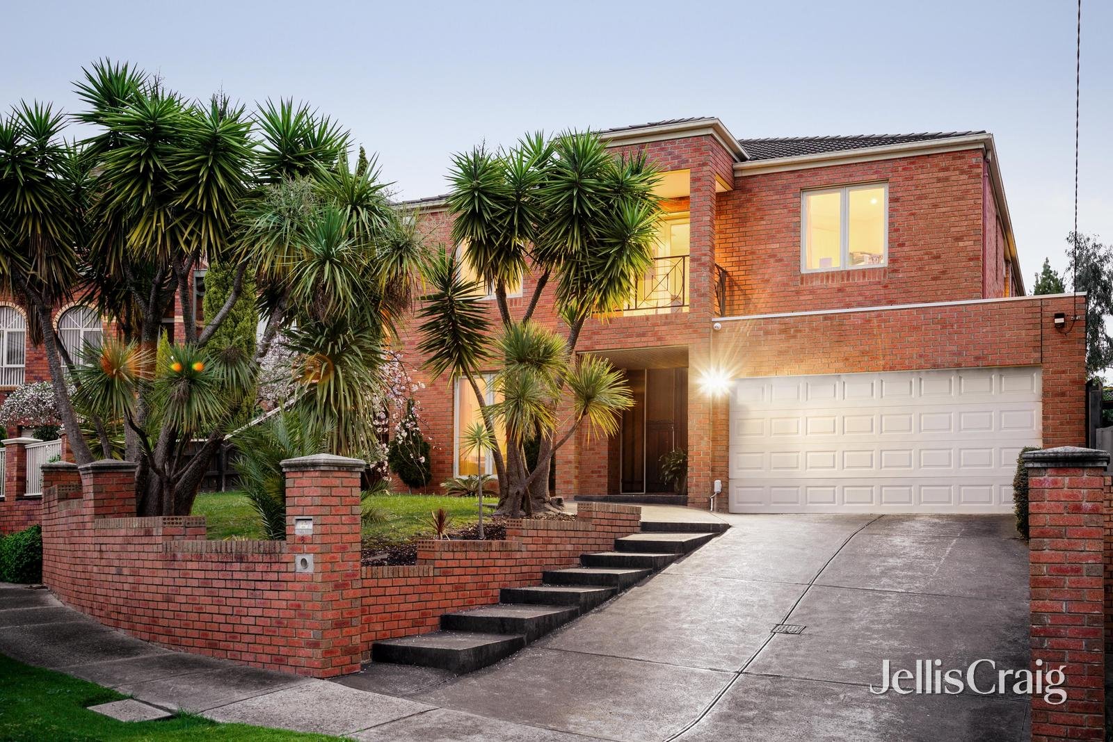 8 Wombat Court, Greensborough image 1