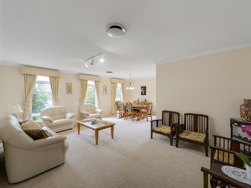 8 Woodlea Street, Doncaster East image 3