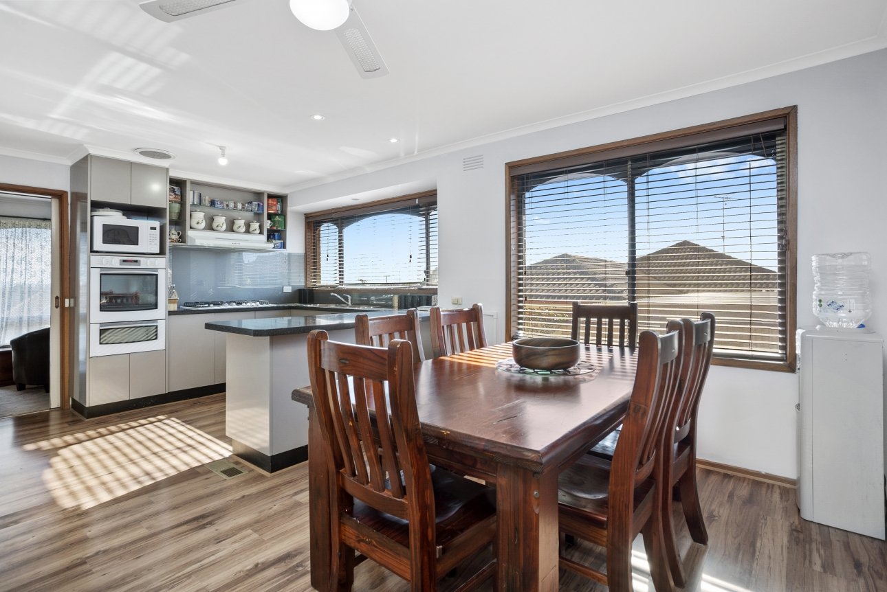 8 Woodleigh Close, Leopold image 3