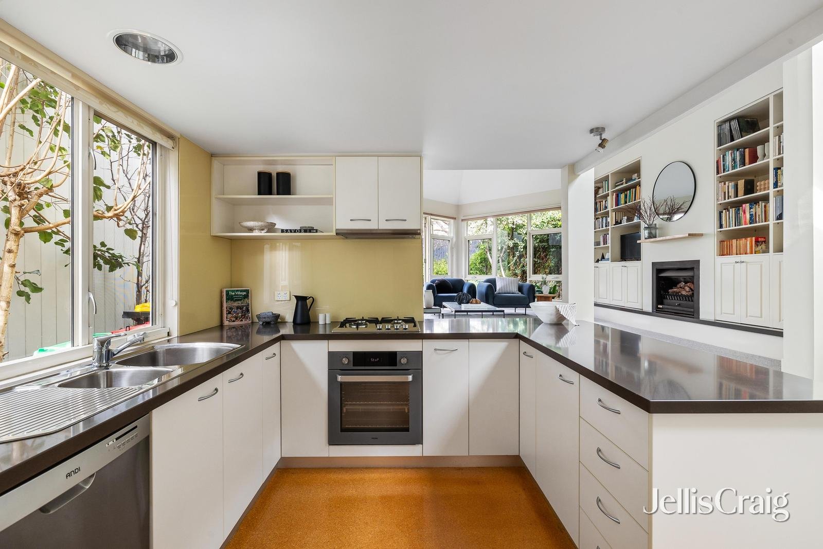8 Wrights Terrace, Prahran image 4