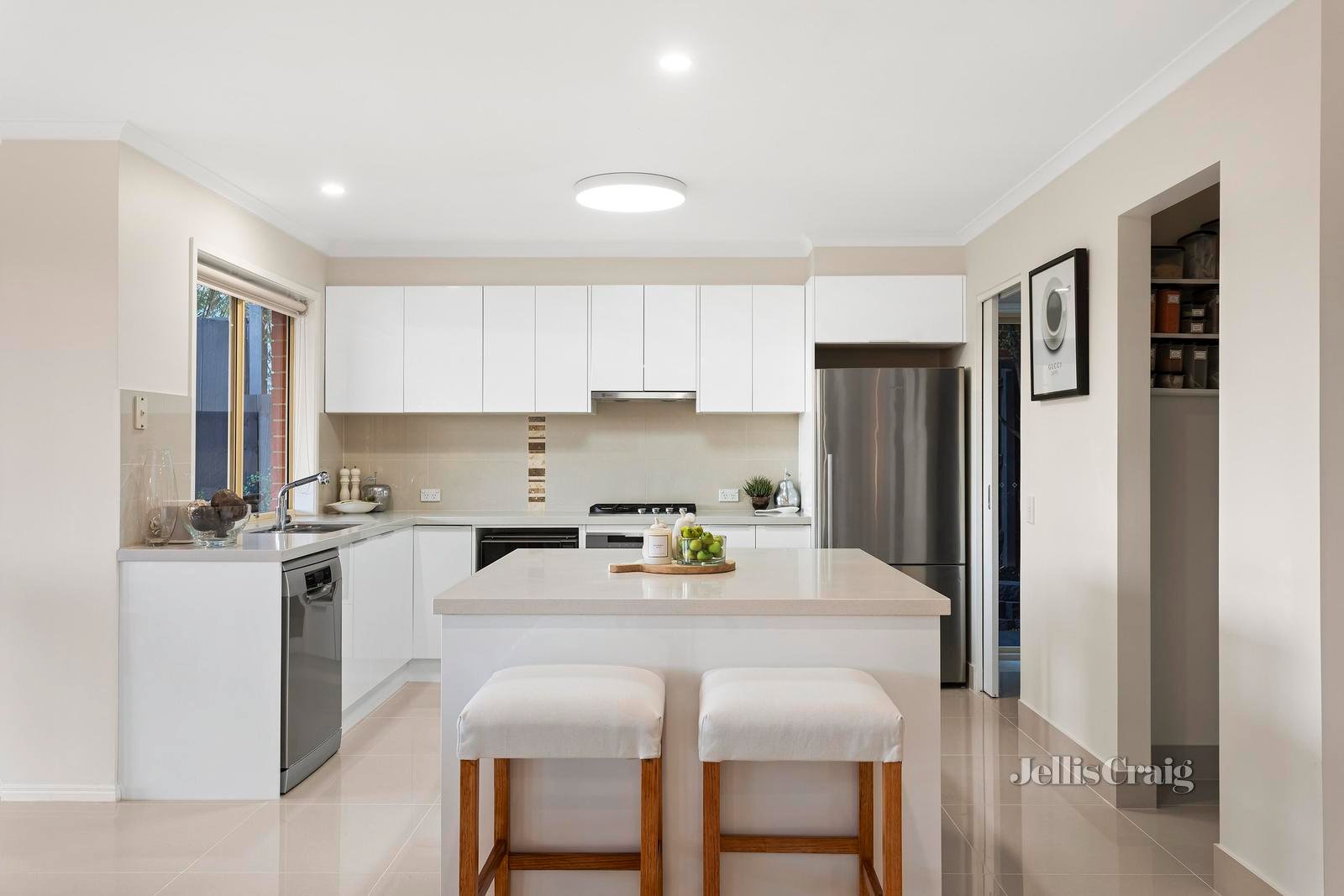 8 Yarraridge Drive, Chirnside Park image 11