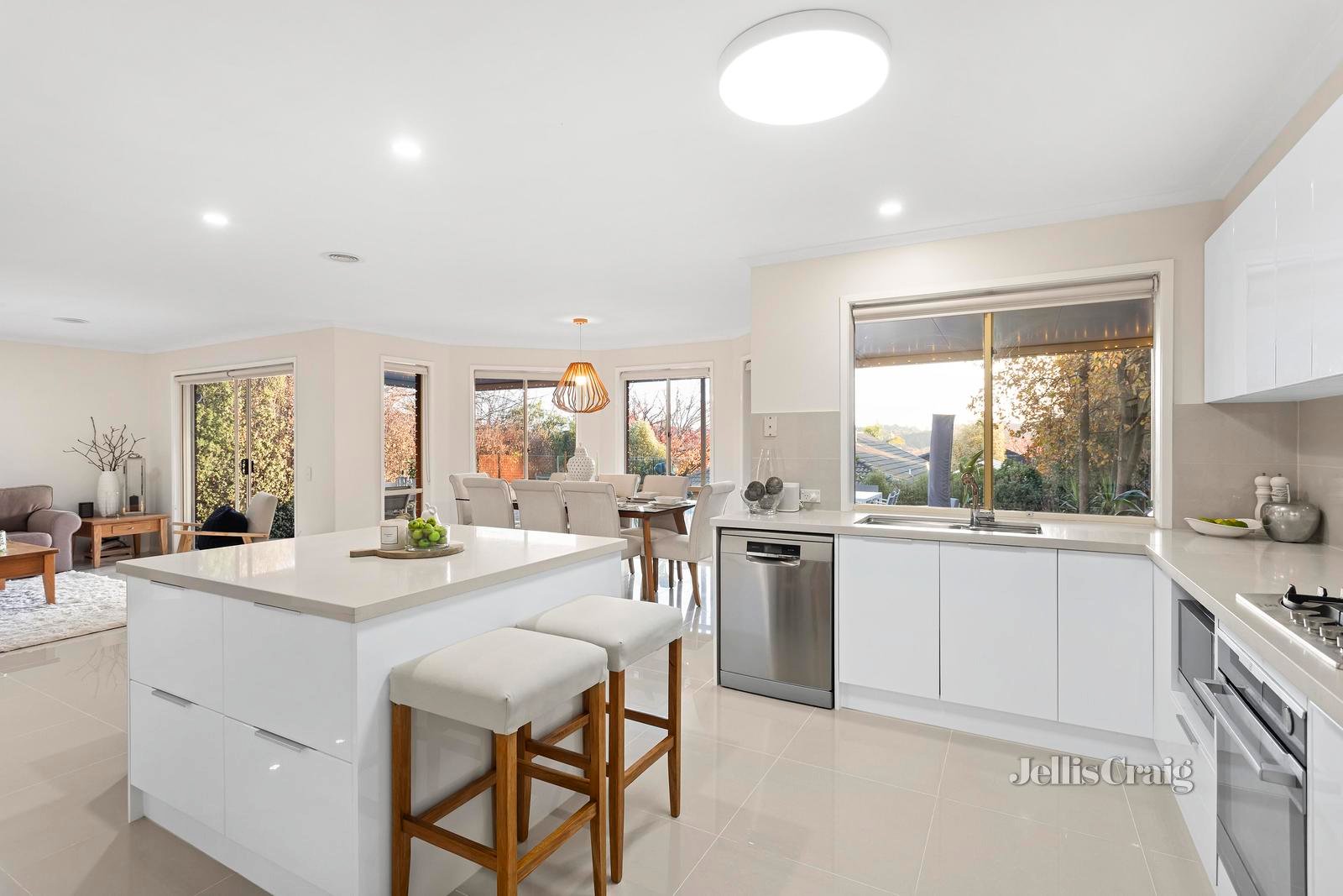 8 Yarraridge Drive, Chirnside Park image 14