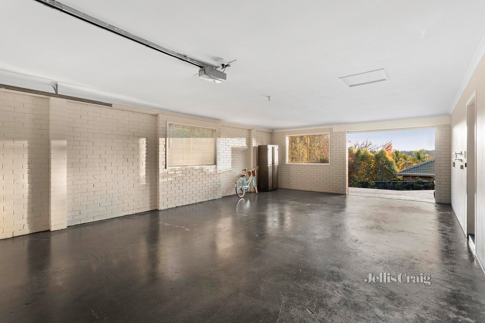 8 Yarraridge Drive, Chirnside Park image 26