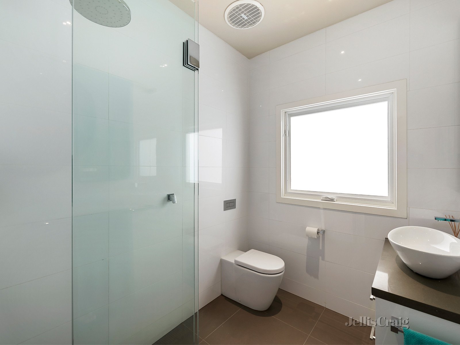 8 York Street, Bentleigh East image 7