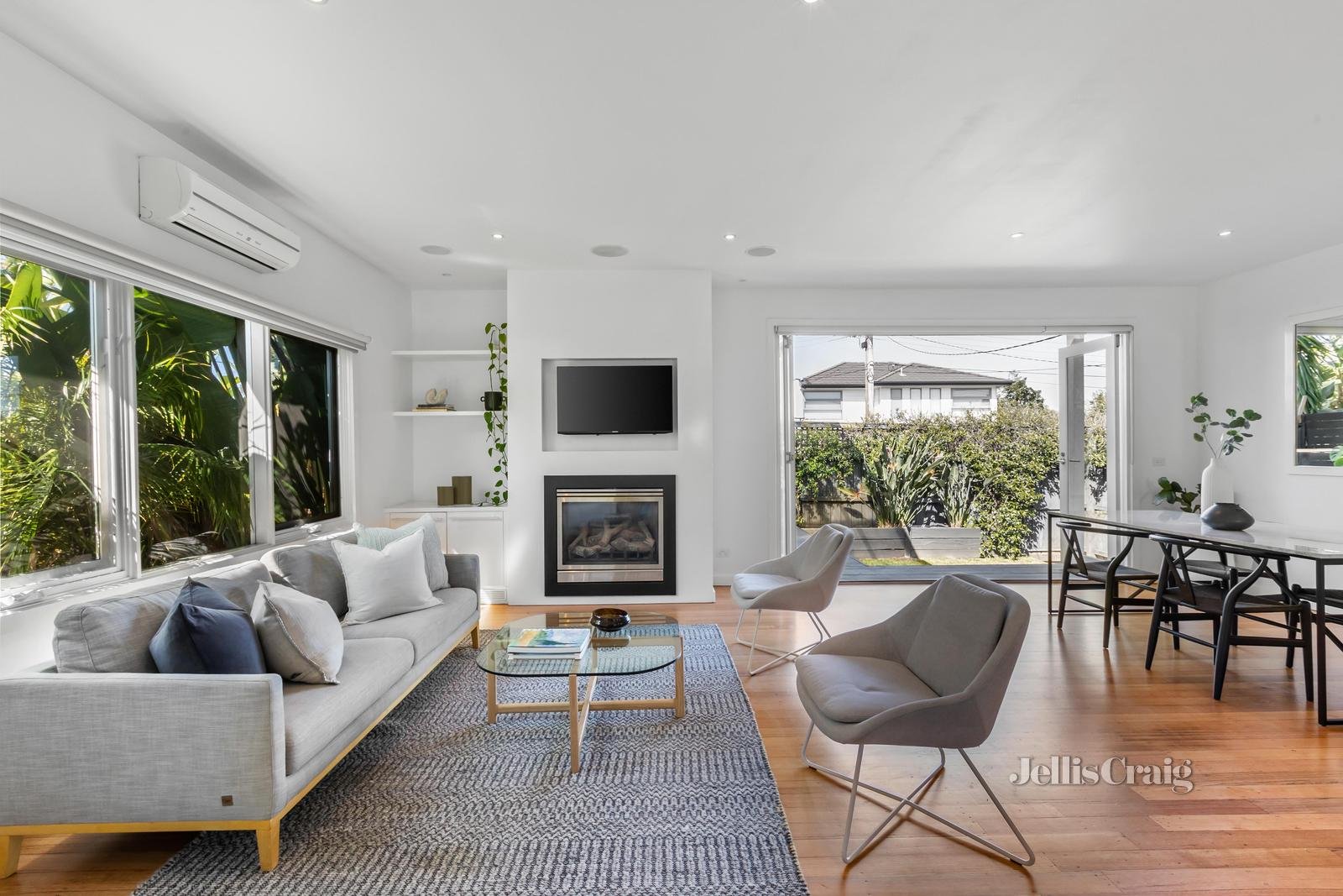 8 York Street, Bentleigh East image 2